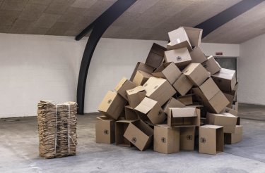 Bale of cardboard vs. loose cardboard